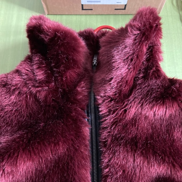 Express Faux Fur Burgundy. Size Lg. Zip front and pockets. Lined. - Picture 3 of 5